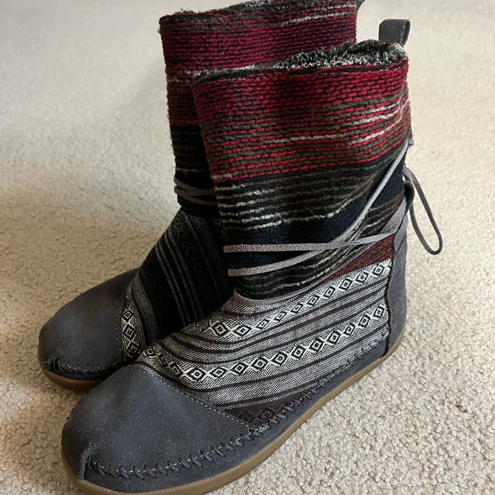 Tom’s boots